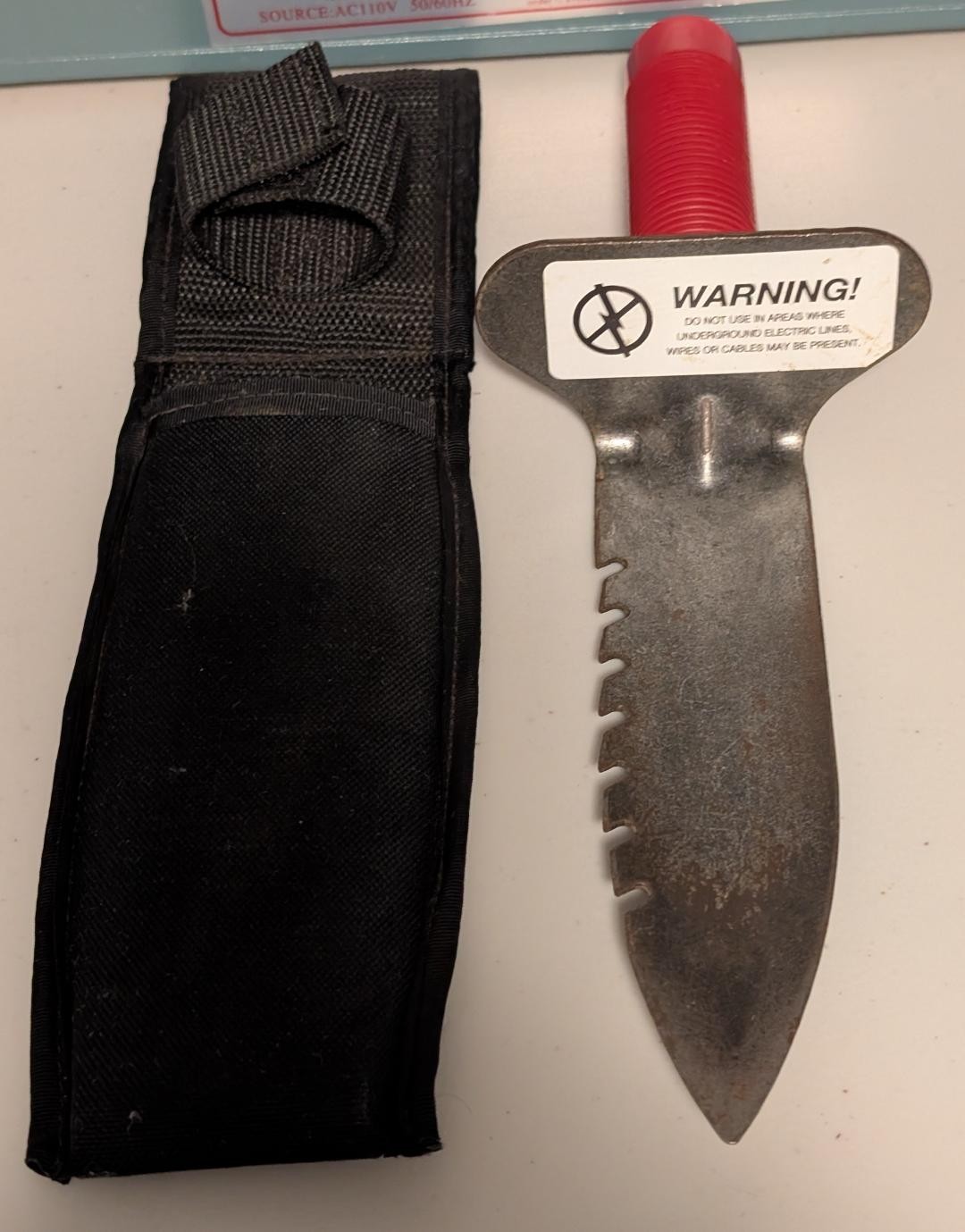 Lesche Digging Tool & Sod Cutter Ride Side Serrated Blade with Free Sheath