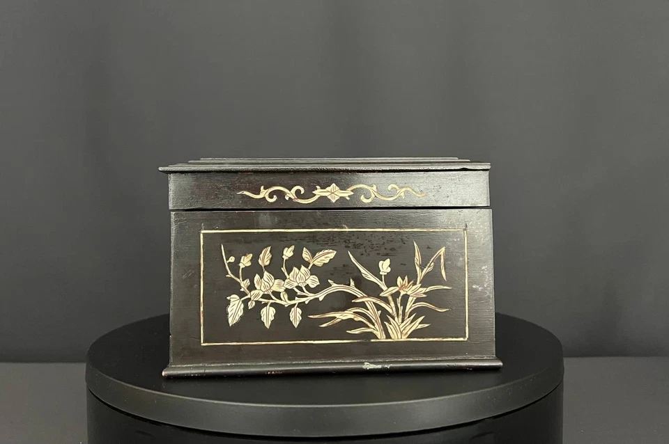 Boîte chinoise en bois noirci incrustée d’os sculpté – XIXe siècle - Photo 4/4