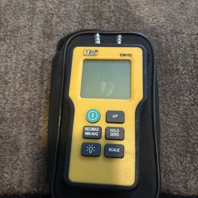 UEI EM152 Dual Differential Digital Manometer w/Case- Tested