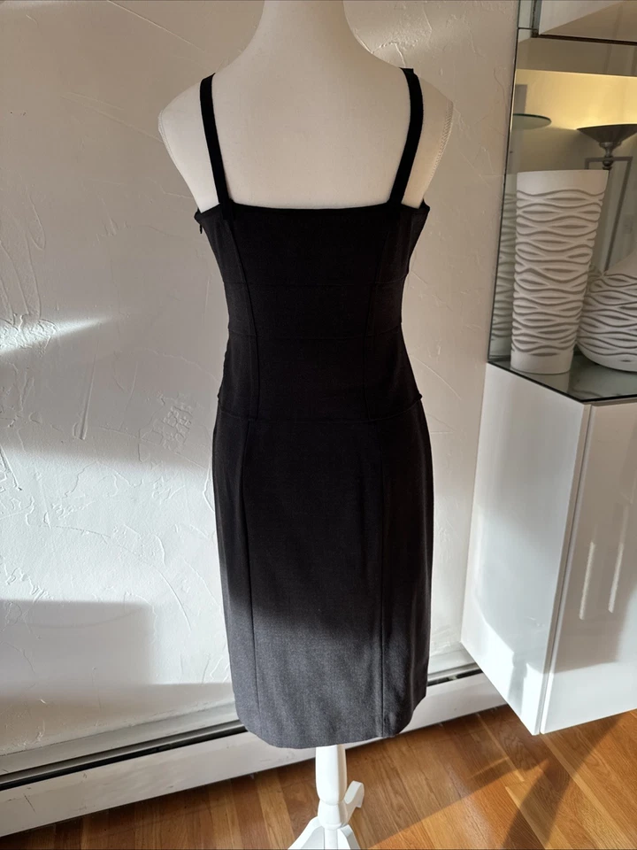 Vestido Theory con tiras finas de lana hasta la rodilla gris carbón talla 8 usar para trabajar Foto 4 de 4