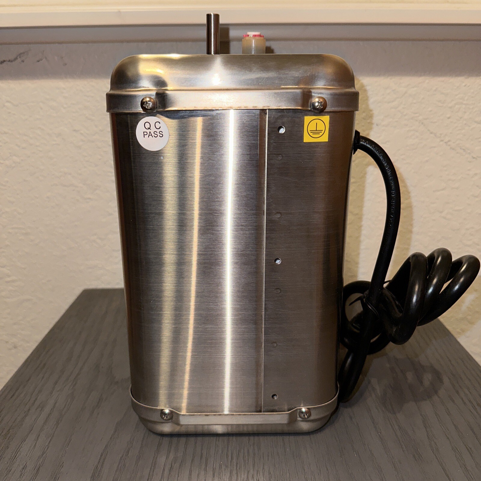 EVERHOT The Ultimate Hot Water Dispenser Water Inc. Model WILVHSL1