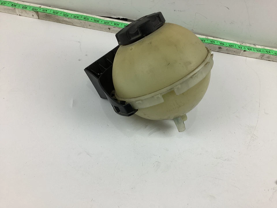 2012 - 2015 BMW 320i F30 xDrive Radiator Coolant Expansion Tank Reservoir OEM. - Image 3 of 4