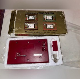 Nintendo Game & Watch: Octopus / mod: OC-22 . widescreen , released in 1981