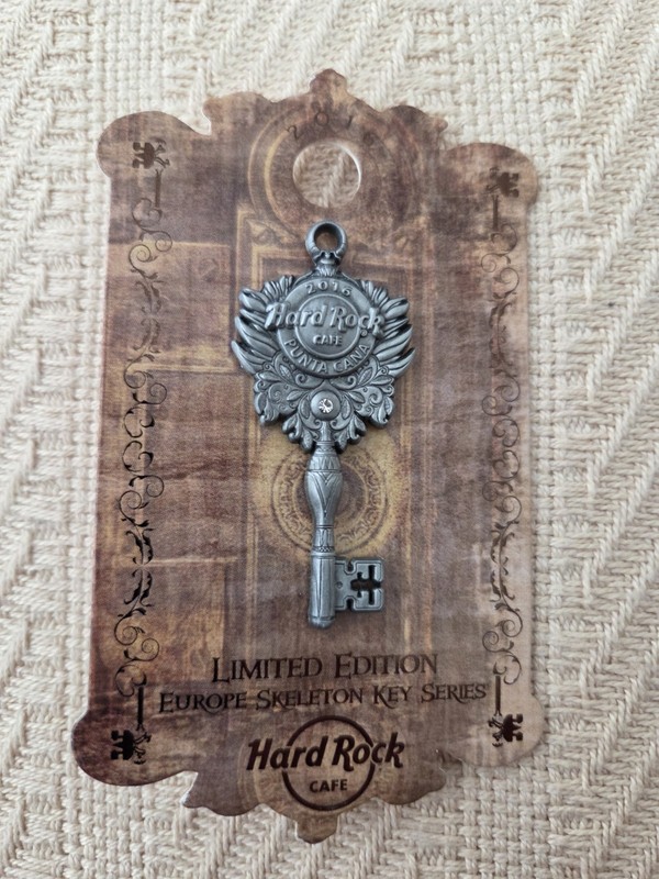 Hard Rock Cafe Punta Cana 2016 Europe Skeleton Key Series Pin. LE 200.