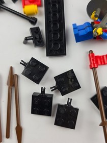 LEGO 6039 LegoLand Castle Twin Arm Launcher Incomplete - missing 1 figure