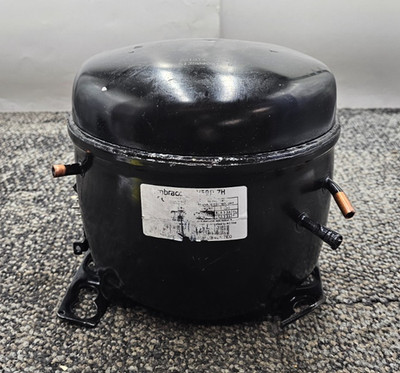 Embraco Compressor Refrigeration R-134a 3-Phase 221014 Black RLA LRA 3.3A