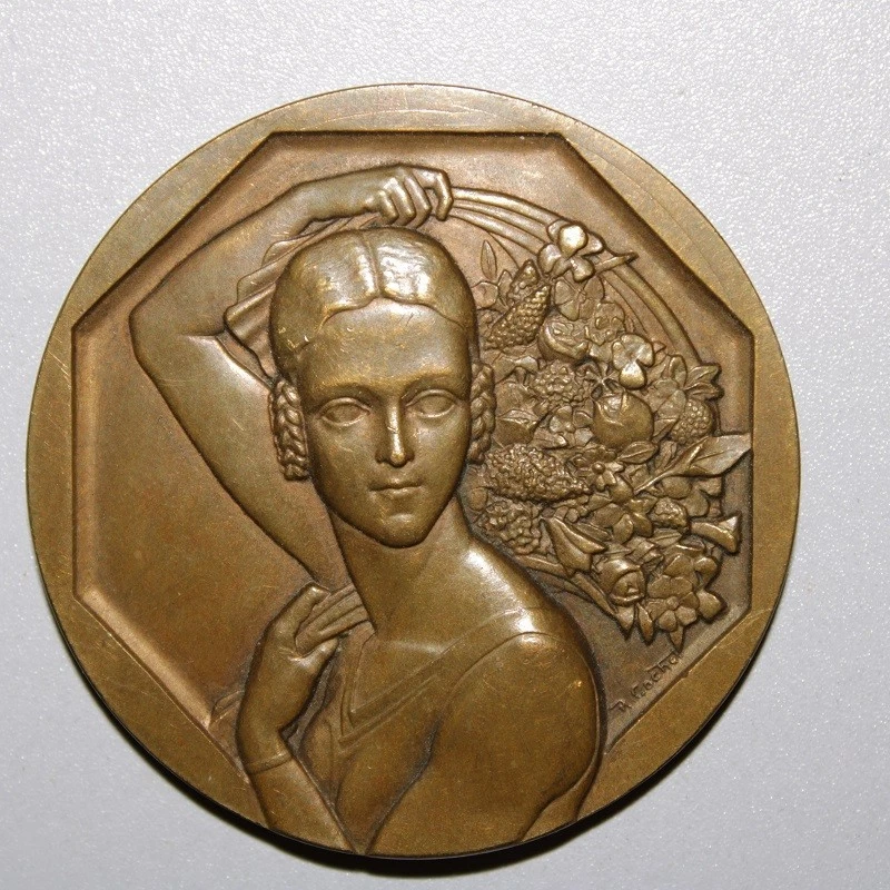 Médaille En Bronze Argenté Art Déco - Motif "Hommes Volants" - Diamètre 68 Mm, Style Nouveau