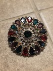 Multicolor Rhinestone Cluster Brooch Pin Gold Tone Round Green Stone — photo 2