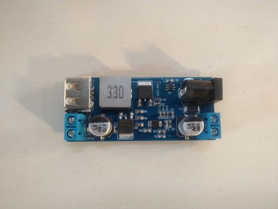 DC-DC 12/24V auf 5V 5A Step Down Spannungswandler mit USB & Schraubklemmen