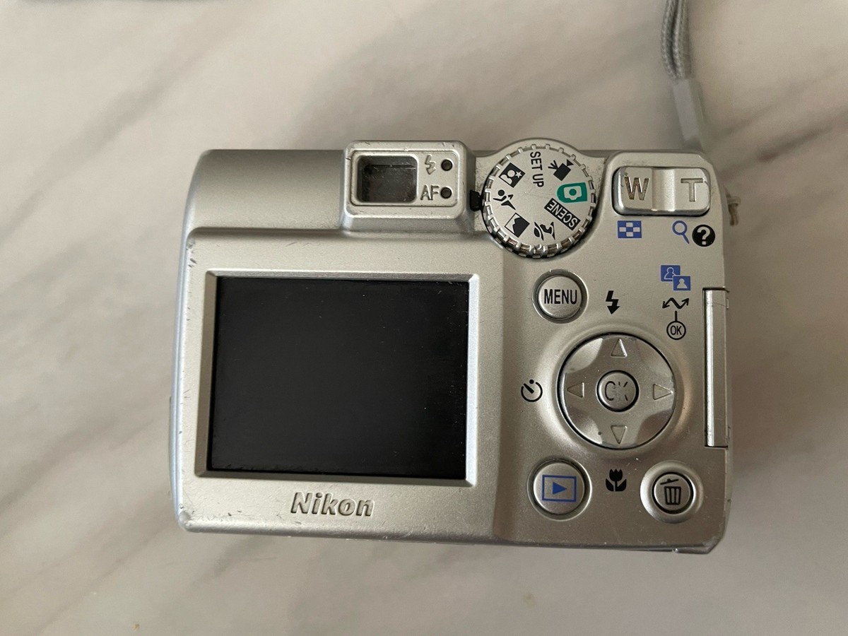 Nikon COOLPIX E5600 Digital Camera 5.1MP Flash Silver Japan | eBay