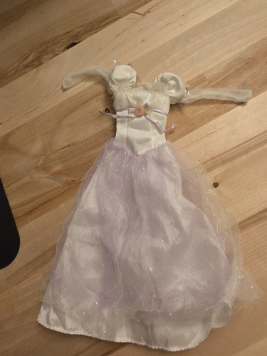 Barbie  Vintage 2005 Rapunzel Wedding Dress Only Doll White Clothing Accessory