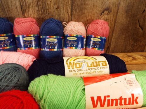 Mixed Lot of BALLS of Yarns Partials -2 POUNDS +-GRANNIE SQUARES KNIT/CROUCHET - Imagen 4 de 6