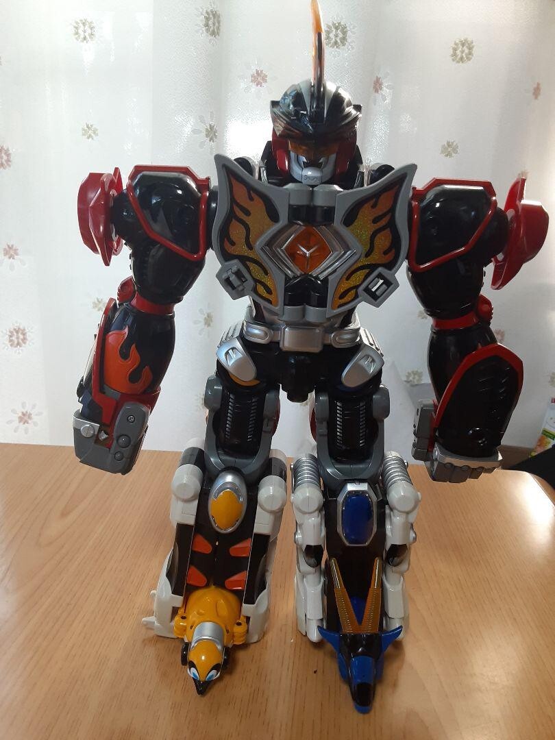 Power Rangers Jungle Fury Gekiranger DX Geki Fire Megazord BANDAI