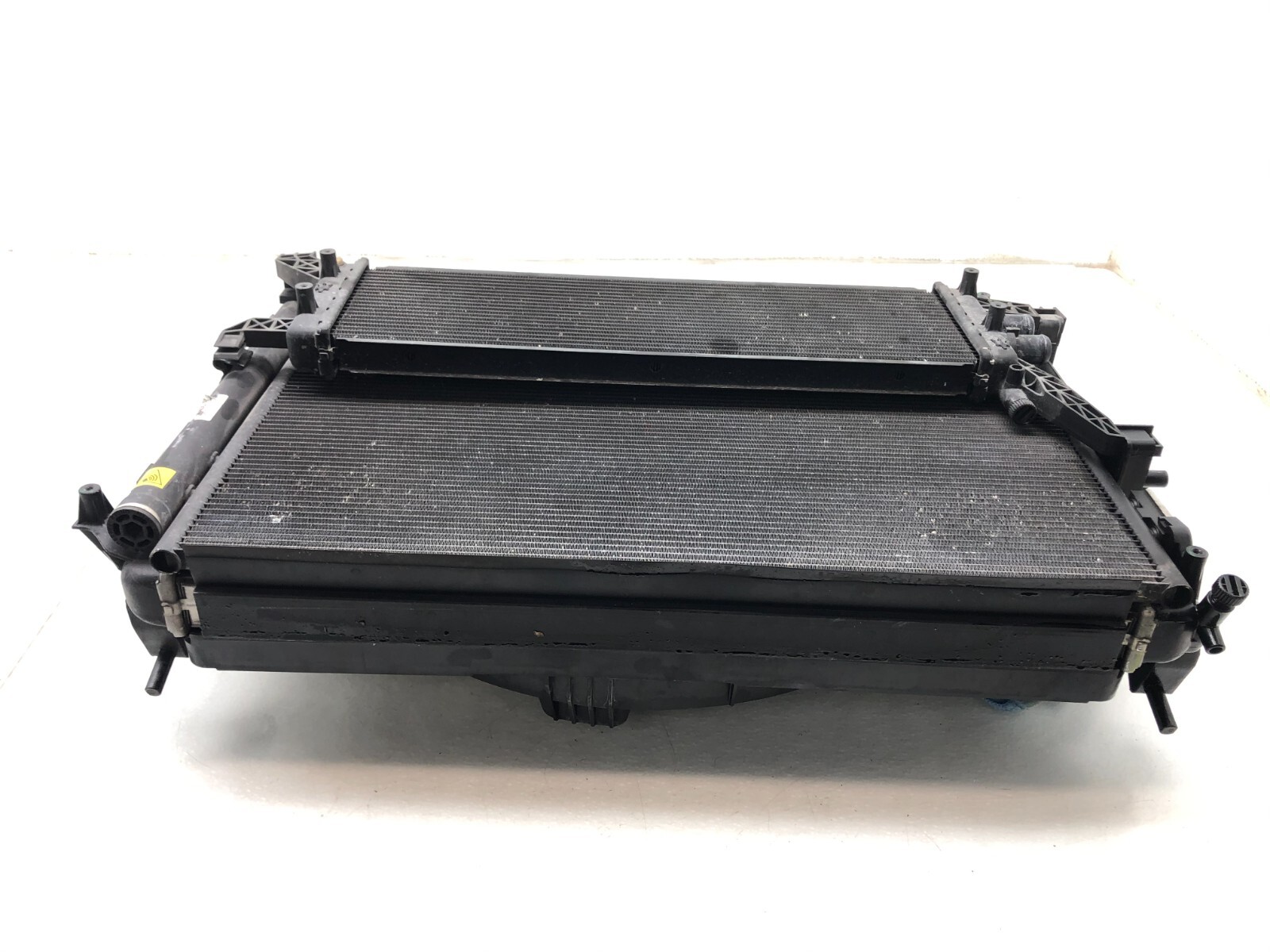 2014-2020 MASERATI GHIBLI S 3.0L V6 RADIATOR CONDENSER COOLER FAN ASSEMBLY OEM.