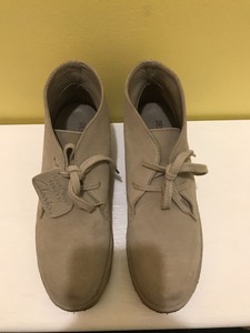 clarks desert boot beige