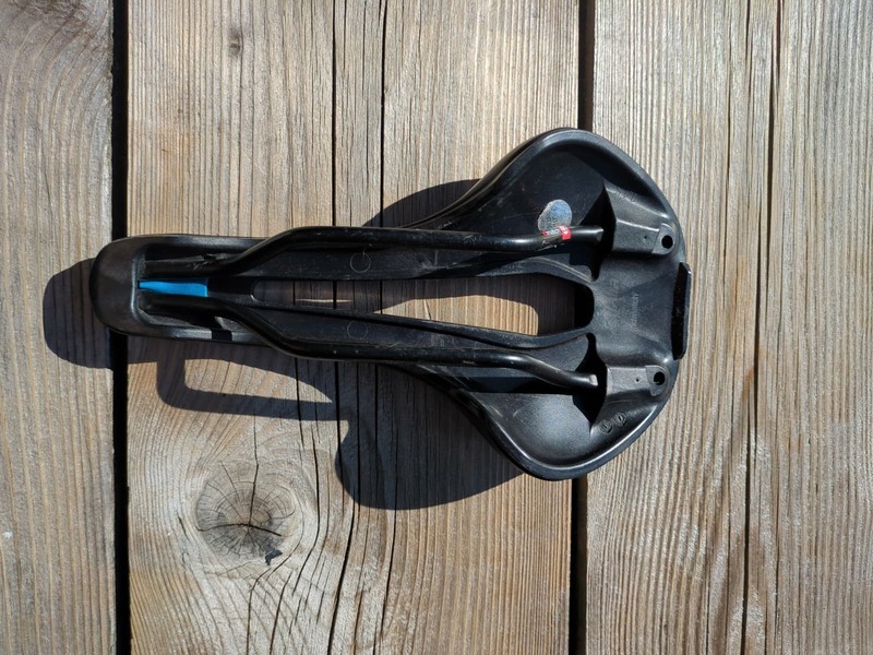Selle Italia Flite Boost Superflow 145mm Endurance Road Bike Saddle