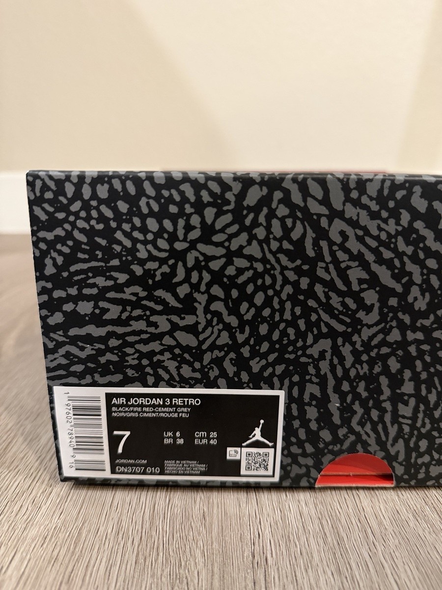 。 Size 7 - Nike Air Jordan 3 Retro OG Black Cement Men's DN3707-010
