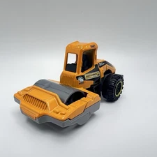CONSTRUCTION ROAD ROLLER YELLOW 1:64 SCALE COLLECTIBLE DIORAMA DIECAST MODEL CAR