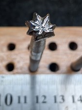 Mały stempel z liści marihuany, narzędzie do tłoczenia skóry