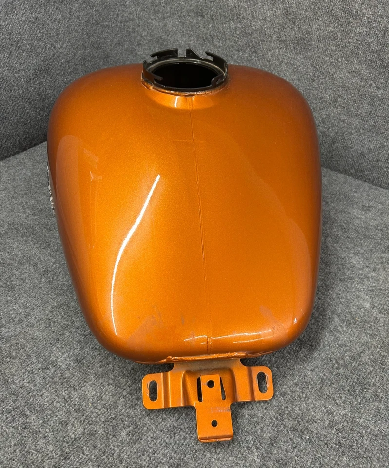 OEM HARLEY-DAVIDSON 2008-23 Road Glide Touring 6Gal. Fuel Tank Foto 4 de 4