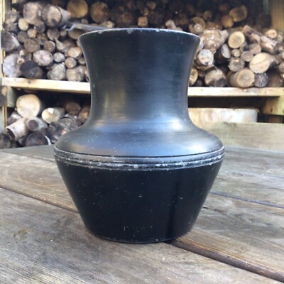 Alte alte schwere geschnitzte schwarze Stein Vase evtl. afrikanisch - einige Beschädigungen