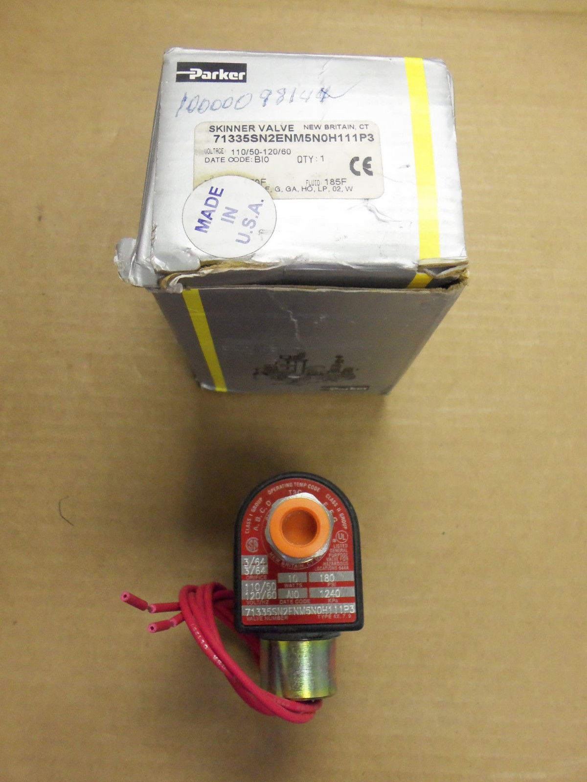New Parker 71335SN2ENM5N0H111P3 Skinner Solenoid Valve 10W 180PSI 1240KPa
