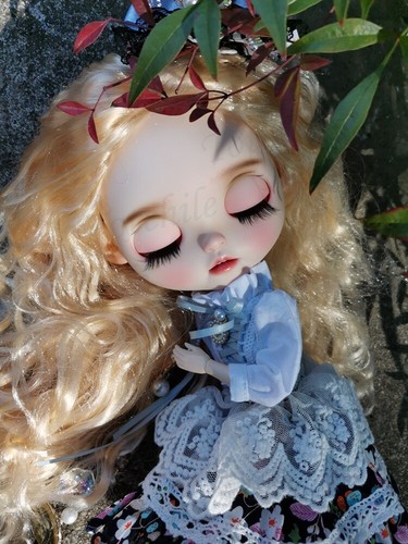 Vestido Blanco + Delantal Floral + Prendas para la Cabeza + Collar + Calcetines Ajuste Muñeca Blythe 12" Conjunto - Imagen 2 de 6