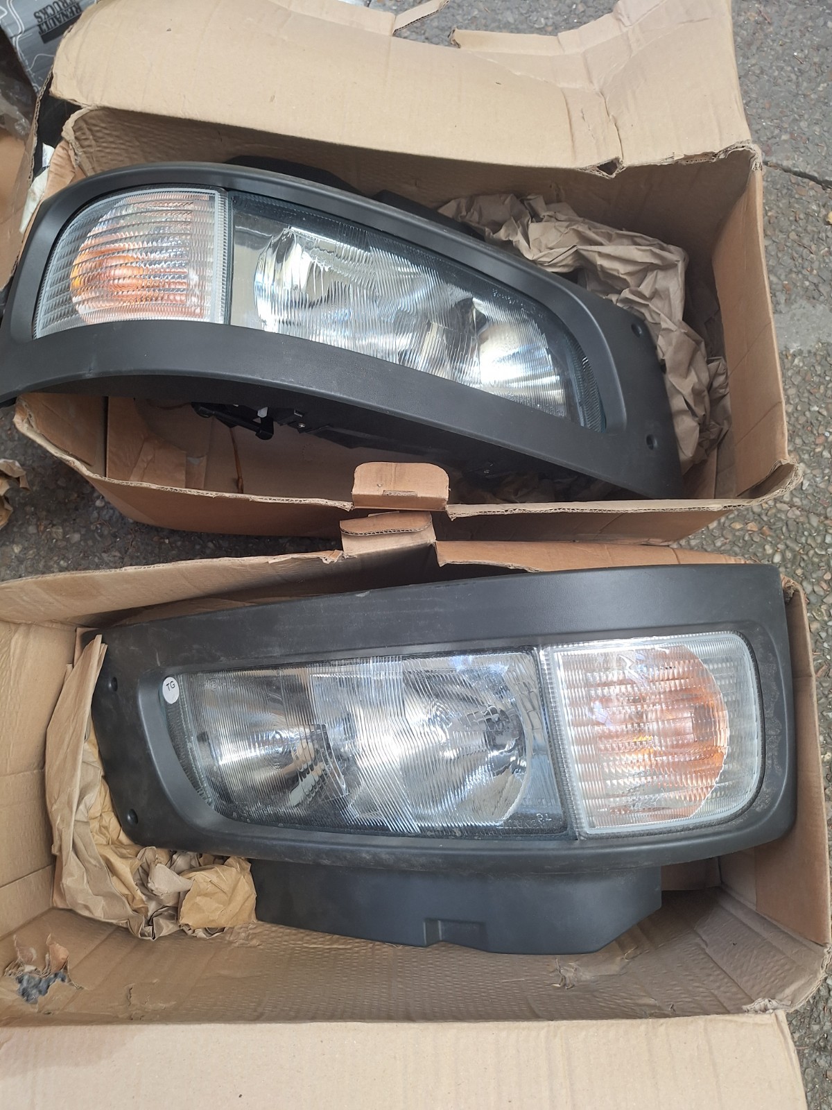 Phares Renault Premium 1996-2010 neufs pour résoudre les problèmes d'infiltration d'eau et de buée