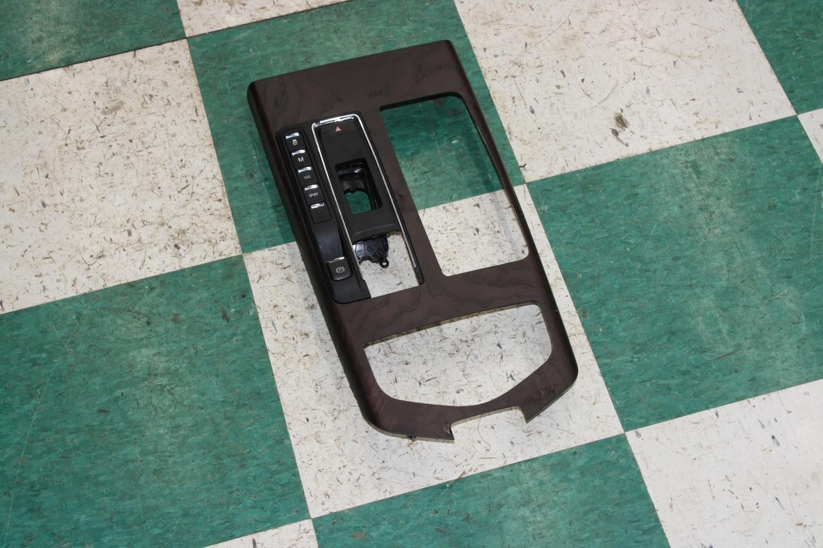 Maserati Ghibli 2014-2017 Center console trim panel