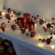 GloBrite 2M Christmas Garland with 20 LED Lights – Pre-Lit Decoration for