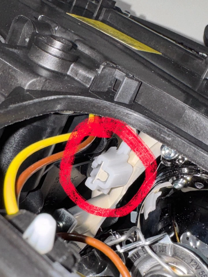 Комплект передних правосторонних фар Magneti Marelli — подходит для BMW 325Ci и 330Ci - Изображение 2 из 4