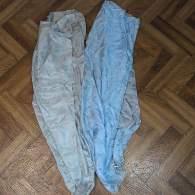 Menge 2 Vintage 100% Seide Schals - hellblau & silber blau grau