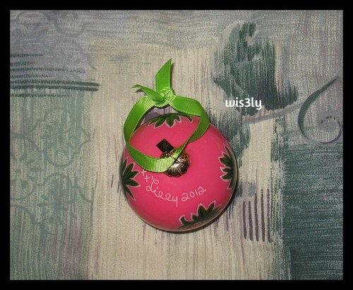Lilly Pulitzer 2012 Glass Ornament Orchid Pink Spike the Punch Pineapples w/ Box - Picture 2 of 6
