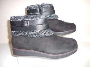 size 8 wide fit boots