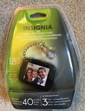 Insignia Digital Picture Key Chain Holds up to 40 photos 1.8" LCD