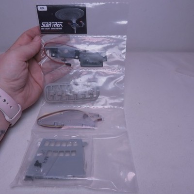 Fanhome Eaglemoss Build The Star Trek USS Enterprise NCC-1701-D #74