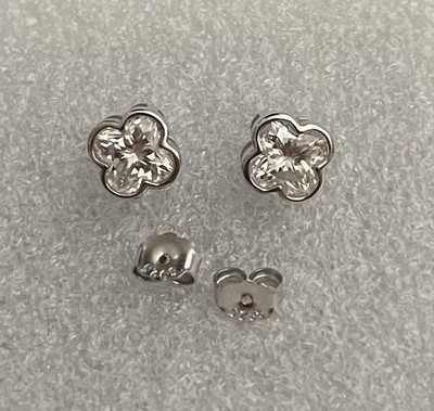Hochbrillanter 4 Blatt Moissanit je 1 kt Ohrstecker in 925 Sterling Silber
