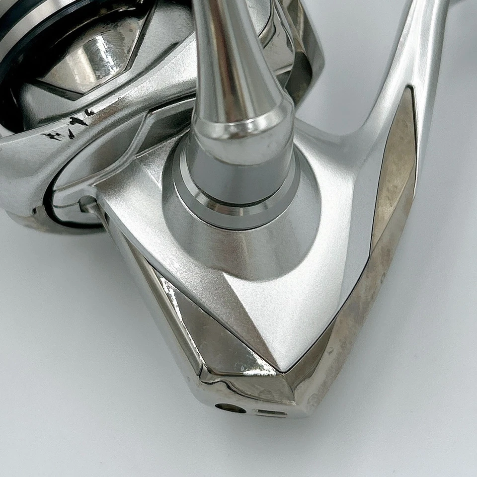 "Near Mint" SHIMANO 19 Stradic C3000XG Gear Ratio 6.4:1 Spinning Reel in stock - Image 4 of 4