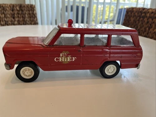 Tonka Jeep Wagoneer Fire Chief Car Pressed Steel 1960’s 9” bright red