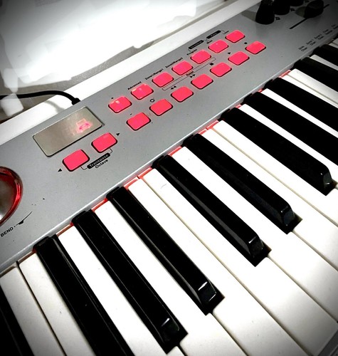 ICON - NEURON 5 MIDI keyboard CONTROLLER 5 - ONLY $149!!! - Picture 6 of 23