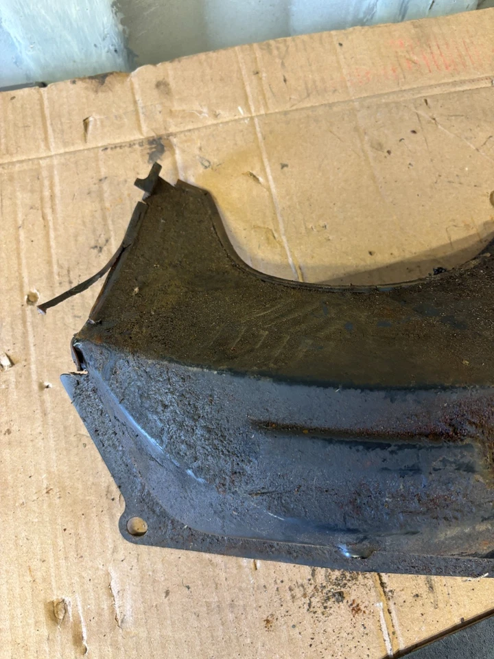 1995 1996 1997 FORD TRUCK F250 F350 7.3 POWERSTROKE AUTOMATIC TRANSMISSION COVER - Image 2 of 4