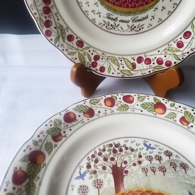 Pair Gien France Les Tartes Canape Plates Tarte aux Pommes / Tarte