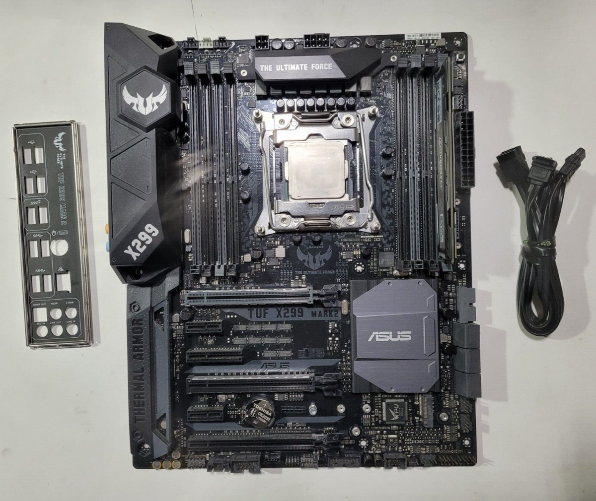 ASUS TUF X299 MARK 2 w/i7-7820X, 4GB RAM, 2x SATA Cables & IO