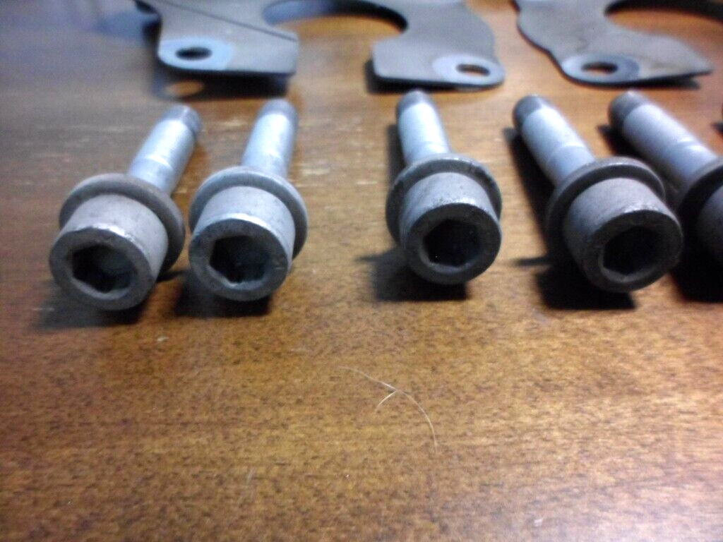 2008 Maserati Quattroporte - Front Hub Bolt Set