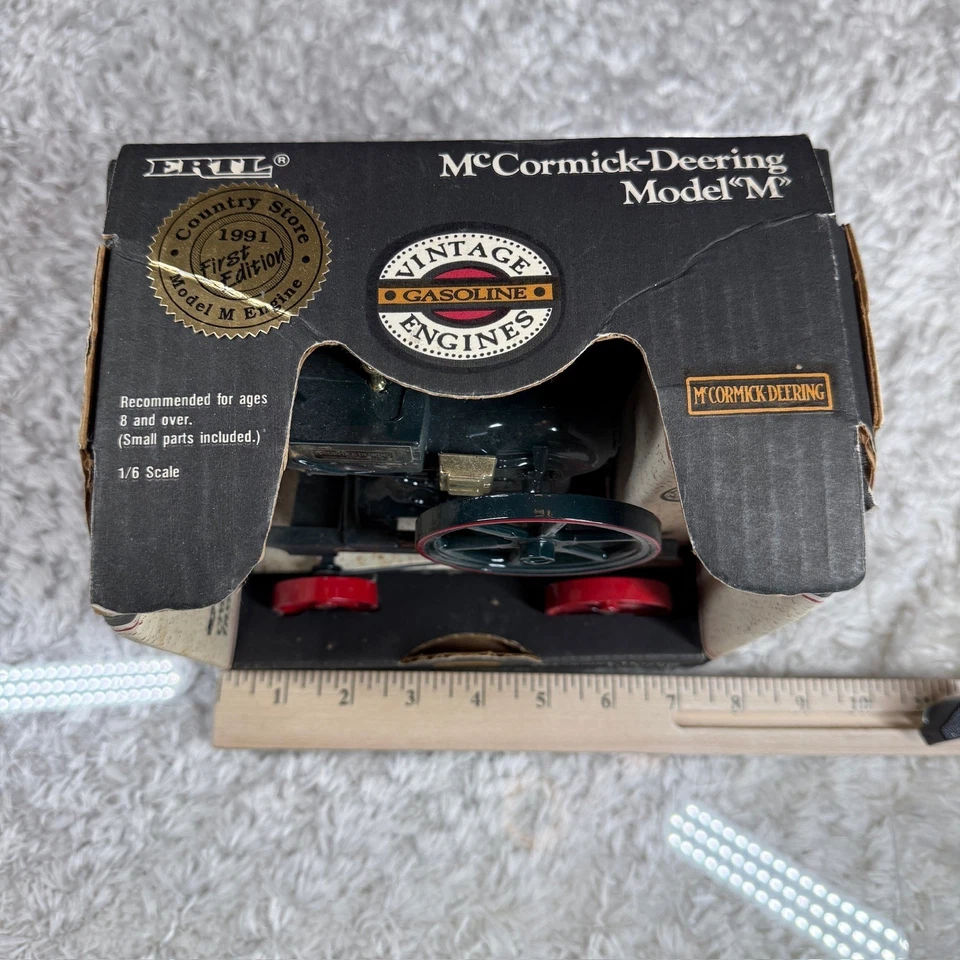 ERTL 1991 McCormick Deering Model M Vintage Gasoline Engine 1/6 Scale Replica - Image 3 of 4