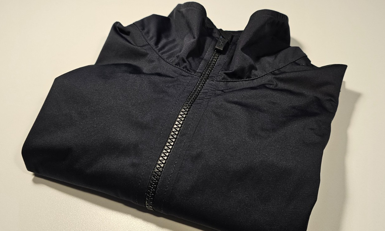 RAPHA JACKET SIZE MEDIUM BRAND NEW