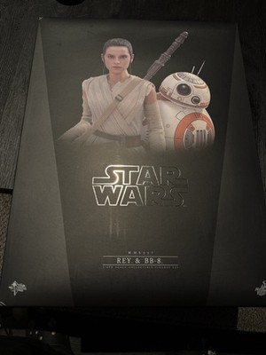 Hot Toys Star Wars MMS337 the Force Awakens Rey and BB-8 Figure Set