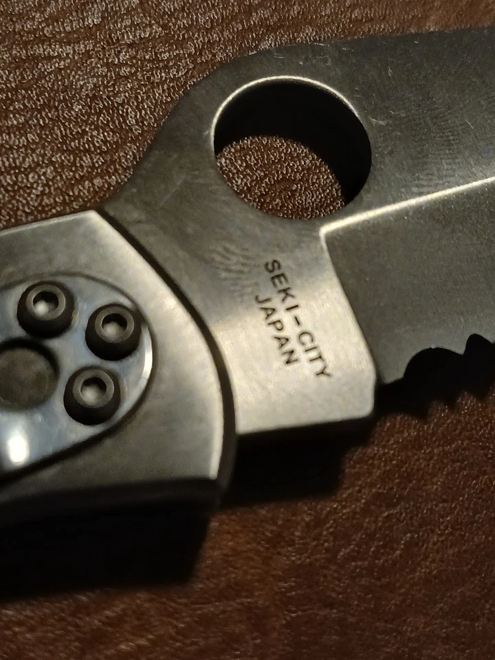 Spyderco VG-10 Police Stainless Steel Folding Knife - Image 4 of 4