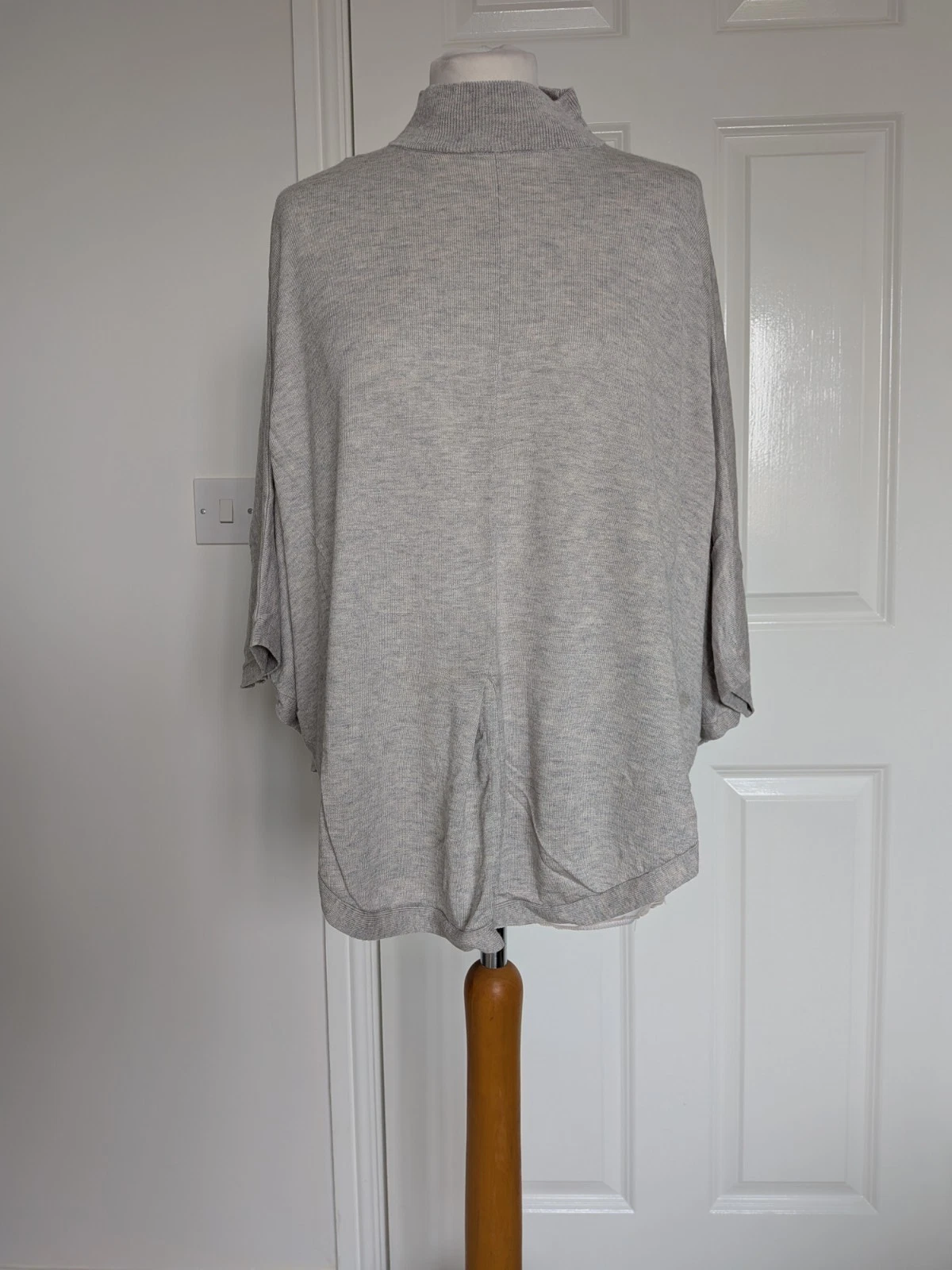 Phase Eight Off White/Grey Ribbed Poncho Jumper Size M Soft Knitted Pullover