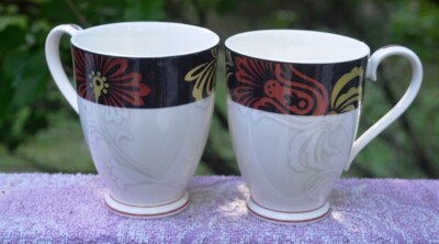 PAIR OF NORITAKE SWING COFFEE MUGS